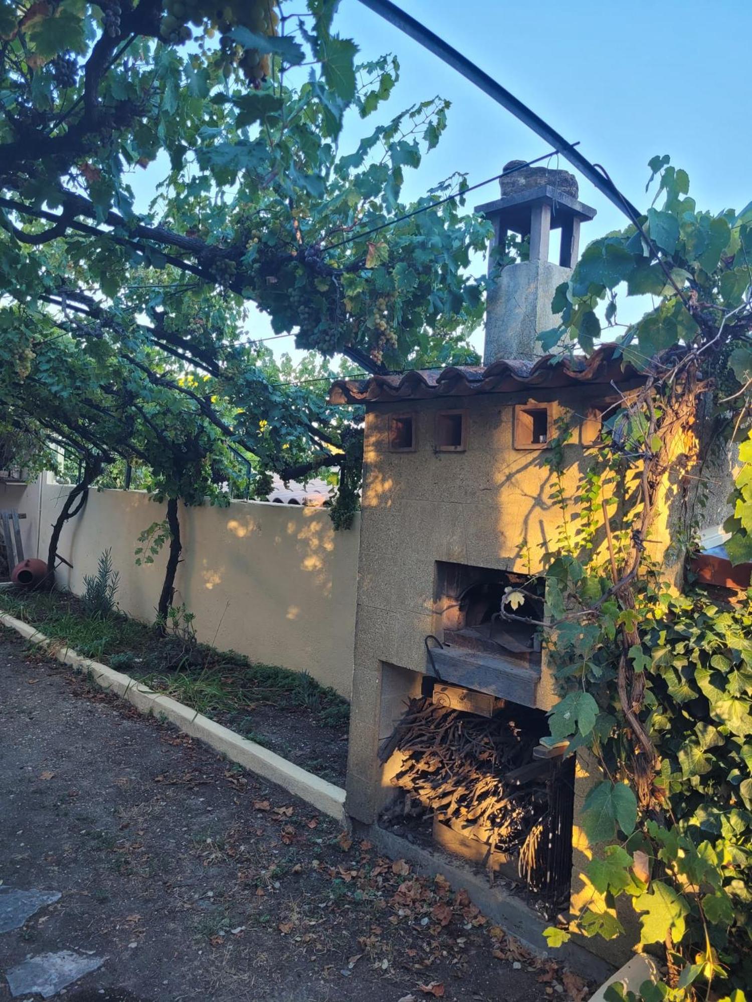 Evasion En Provence Bas De Villa Avec Jardin & Vignes, Soleil & Fraicheur Mirabeau Exterior foto